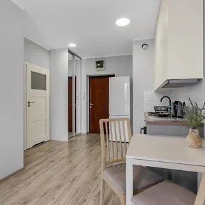 Apartament Wlochy Klinkierowa Comfort, Warszawa