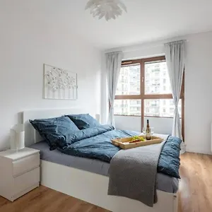 Apartament Woronicza 33b Prywatne Mieszkanie Z Oddzielna Sypialnia I Balkonem Bezplatne Miejsce Parkingowe Samodzielne Zameldowanie!, Warszawa