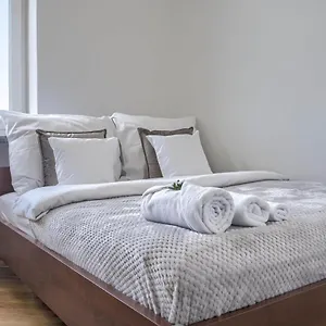 Apartament Corolla Solidarnosci 147, Warszawa