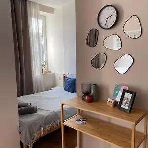 Apartament W Centrum Warszawy Ulica Chmielna - 500m Od Dworca Centralnego - By Good Sleeping, Warszawa